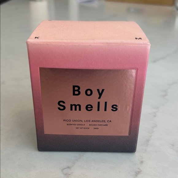 Boys smells Kacey Musgraves slow burn candle - Picture 1 of 6